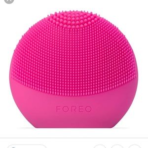Foreo facial cleansing brush